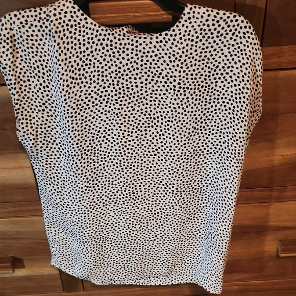 Black and White Flutter Sleeve Boxy Blouse - Picture 1 of 3